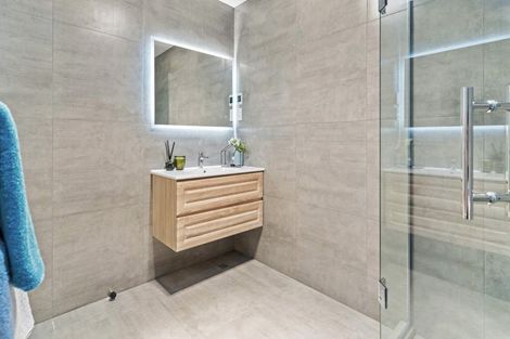 Photo of property in 1/38 Manuka Road, Glenfield, Auckland, 0629