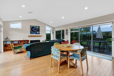 Photo of property in 74 Wairau Road, Oakura, 4314