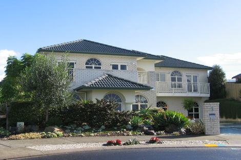 Photo of property in 18 Ashburn Close, Orewa, 0931