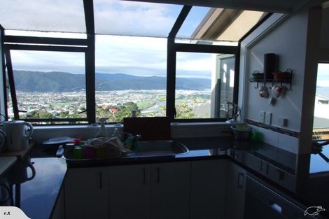 Photo of property in 11 Eastview Grove, Normandale, Lower Hutt, 5010