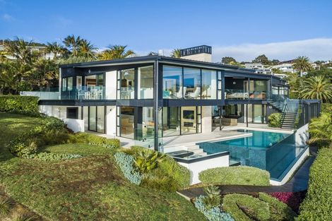 Photo of property in 31 Chelverton Terrace, Red Beach, 0932