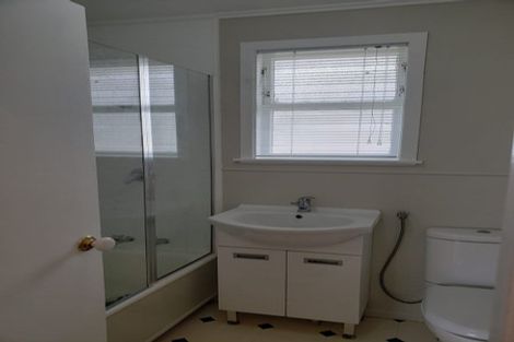 Photo of property in 21 Tairere Crescent, Rosehill, Papakura, 2113