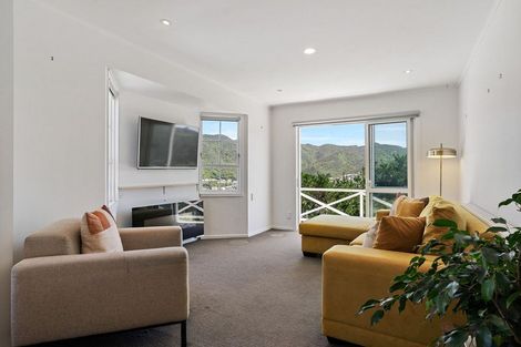 Photo of property in 24a Parklands Drive, Karori, Wellington, 6012