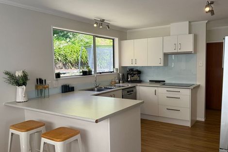 Photo of property in 43 Woodman Drive, Tawa, Wellington, 5028