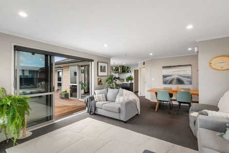 Photo of property in 64 Darlington Street, Ngatea, 3503