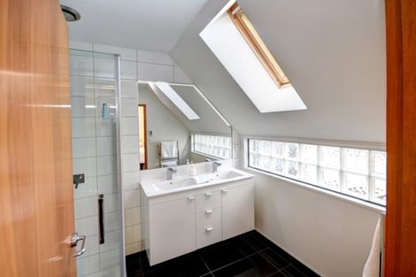 Photo of property in 18 Ribbonwood Close, Normanby, Dunedin, 9010