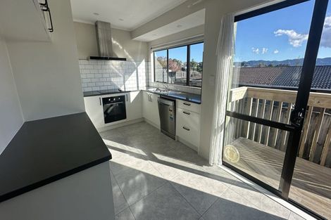 Photo of property in 3/4144 Great North Road, Glendene, Auckland, 0602