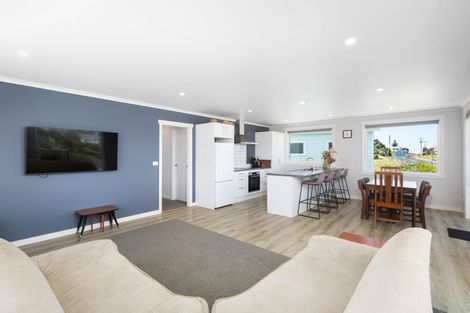 Photo of property in 11 Sandy Place, Waihi Beach, 3611