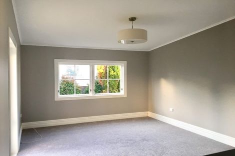 Photo of property in 1/2 Milton Road, Northcote Point, Auckland, 0627