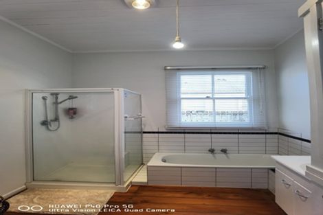 Photo of property in 100 Hatea Drive, Regent, Whangarei, 0112