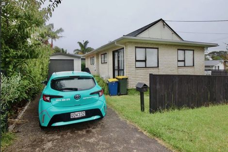 Photo of property in 2a Taipari Road, Te Atatu Peninsula, Auckland, 0610