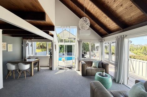 Photo of property in 52 Balmain Road, Chatswood, Auckland, 0626