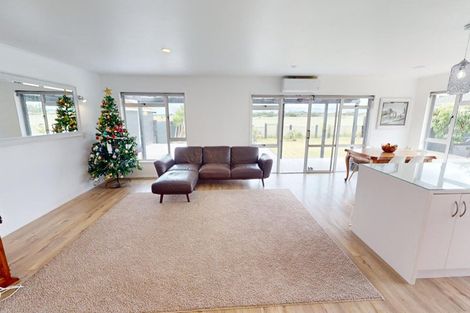 Photo of property in 21 Meadowbrook Drive, Cloverlea, Palmerston North, 4412