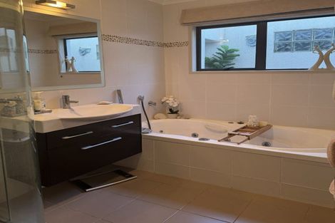 Photo of property in 11a Puriri Avenue, Orewa, 0931