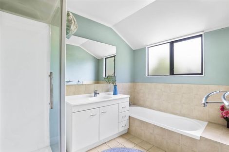 Photo of property in 17 Aldona Place, Fairview Downs, Hamilton, 3214