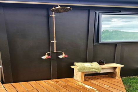 Photo of property in 1/9 Capitol Road, Matakatia, Whangaparaoa, 0930