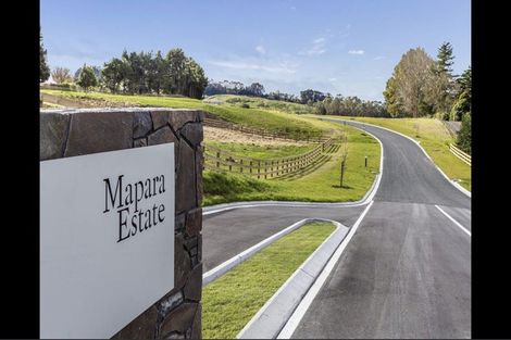 Photo of property in 10 Willow Lane, Acacia Bay, 3385