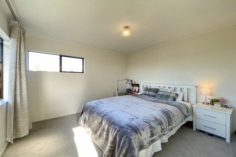 Photo of property in 3 Carl Place, Unsworth Heights, Auckland, 0632