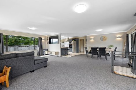 Photo of property in 28a Poplar Grove, Whalers Gate, New Plymouth, 4310