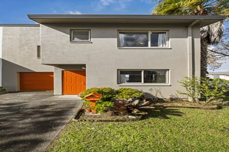 Photo of property in 1 Butia Avenue, Henderson, Auckland, 0612