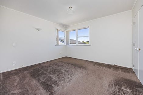 Photo of property in 18 Tairere Crescent, Rosehill, Papakura, 2113