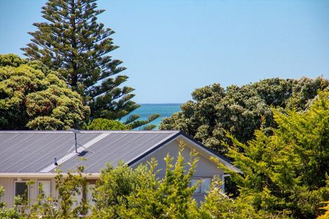 Photo of property in 16 Palm Parade, Riversdale Beach, Masterton, 5872