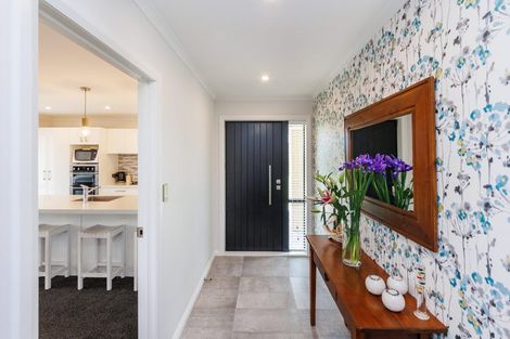 Photo of property in 35 Silkwood Place, Fitzherbert, Palmerston North, 4410