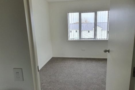 Photo of property in 9/6 John Jennings Drive, Oteha, Auckland, 0632