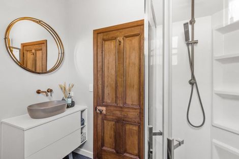 Photo of property in 6 Little Burke Street, Hospital Hill, Napier, 4110