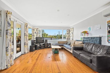 Photo of property in 39 Makiri Street, Helensville, 0800