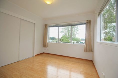 Photo of property in 2/12 Sherwood Avenue, Te Atatu South, Auckland, 0610