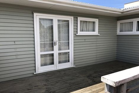 Photo of property in 48 Savoy Road, Glen Eden, Auckland, 0602