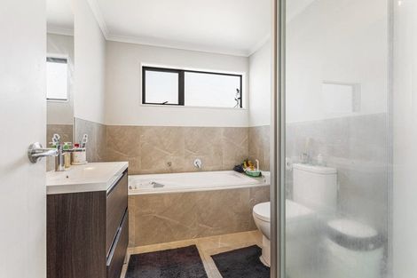 Photo of property in 11 Rangitamiro Place, Hobsonville, Auckland, 0616