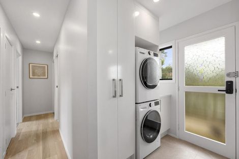 Photo of property in 8 Oldham Place, Browns Bay, Auckland, 0630