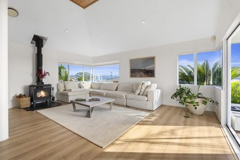 Photo of property in 95 Tiri Road, Tindalls Beach, Whangaparaoa, 0930