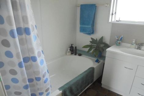 Photo of property in 2/33 O'donn Avenue, Beach Haven, Auckland, 0626