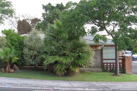 Photo of property in 1 Marbella Drive, Massey, Auckland, 0614