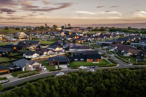 Photo of property in 26 Metoriti Crescent, Karaka, 2124