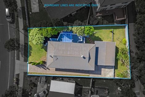 Photo of property in 37 Gosford Drive, Botany Downs, Auckland, 2010