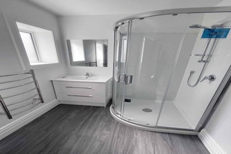 Photo of property in 7 Rixon Grove, Mount Victoria, Wellington, 6011