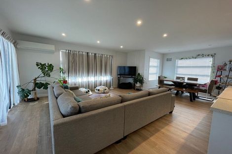 Photo of property in 28 Jabal Crescent, Totara Park, Auckland, 2105