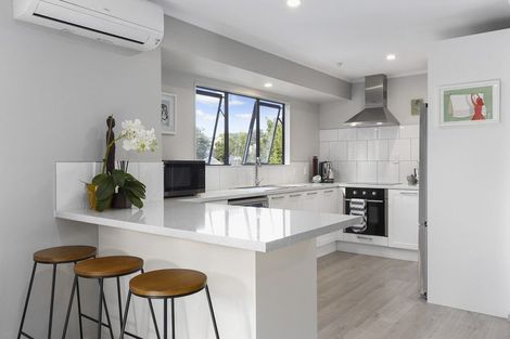 Photo of property in 17 Longview Rise, Massey, Auckland, 0614