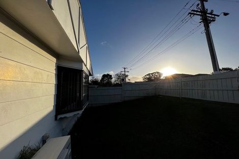 Photo of property in 1/6 Manuka Road, Glenfield, Auckland, 0629