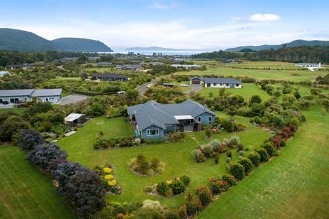 Photo of property in 26 Lacebark Drive, Kinloch, Taupo, 3377