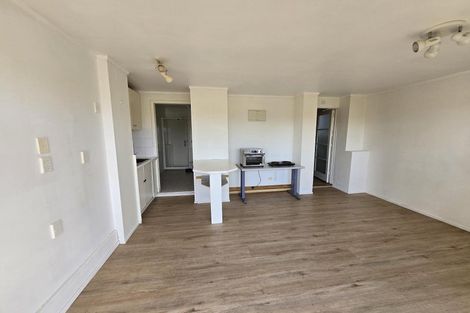 Photo of property in 35 Bayview Road, Browns Bay, Auckland, 0630