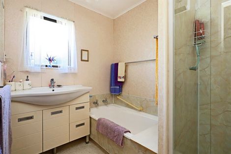 Photo of property in 1a Neeve Place, Taradale, Napier, 4112