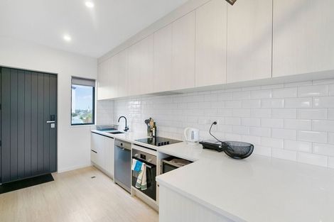 Photo of property in 2/87 Astley Avenue, New Lynn, Auckland, 0600