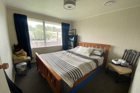 Photo of property in 1 Latham Stubbs Crescent, Waipawa, 4210