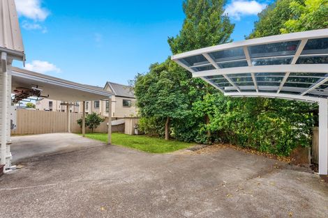 Photo of property in 8a Aplin Place, Birkdale, Auckland, 0626