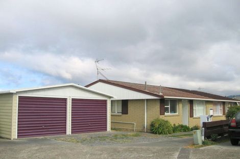 Photo of property in 36-38 Duchess Place, Maupuia, Wellington, 6022